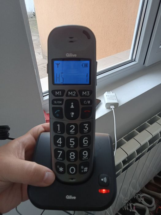 Vând telefon fix wireless cu acumulator