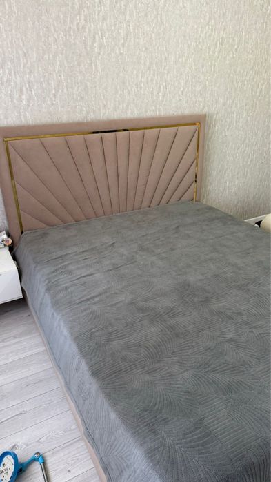 Кровать с матрасом