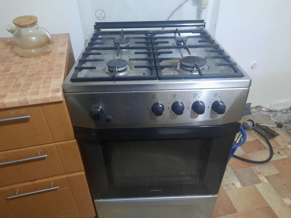 Продам газ плиту
