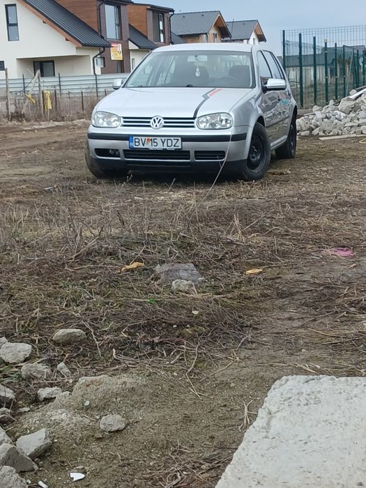 Vand Golf 4  16 benzina