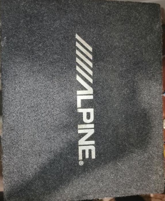 Бас каса Със своята максимална мощност от 650W тази бас кутия тип "Ban