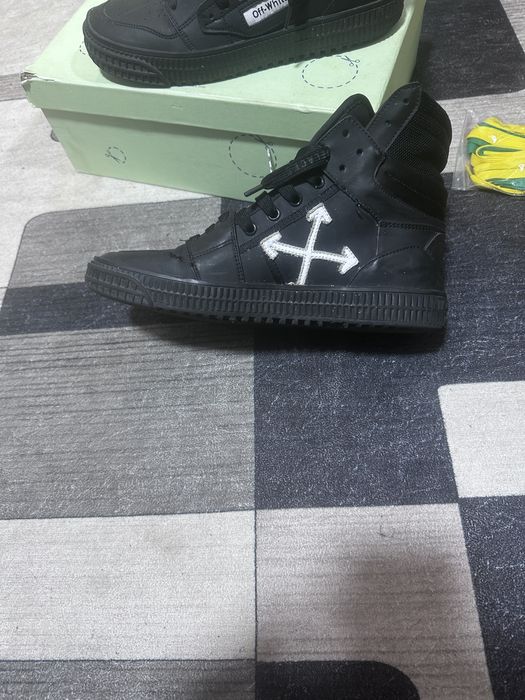 off white 3.0 canvass