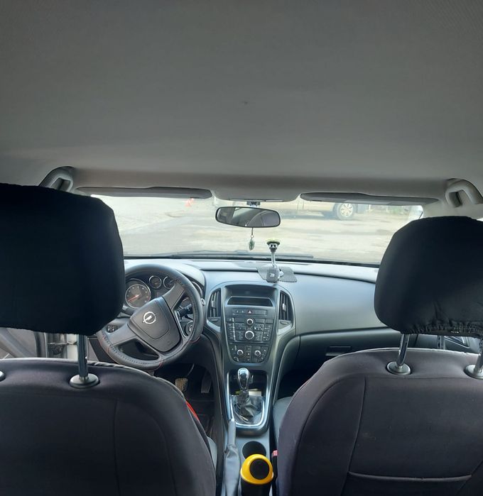 Vând Opel Astra J Sports Tourer, Benzină + GPL , 1,4 cmc, break