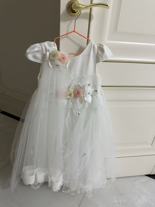 Нарядное  платье с фатой, возраст 3-4 года.