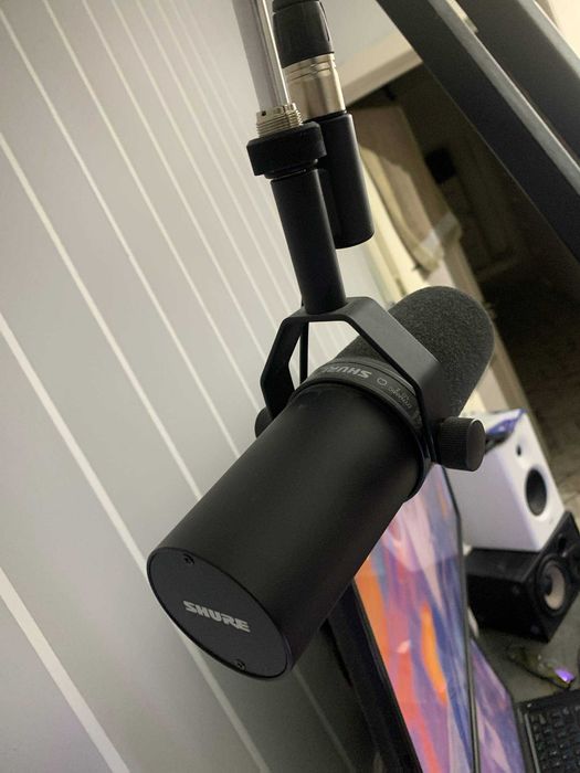 Пройессиональный студийно-подкастный микрофон SHURE SM7B