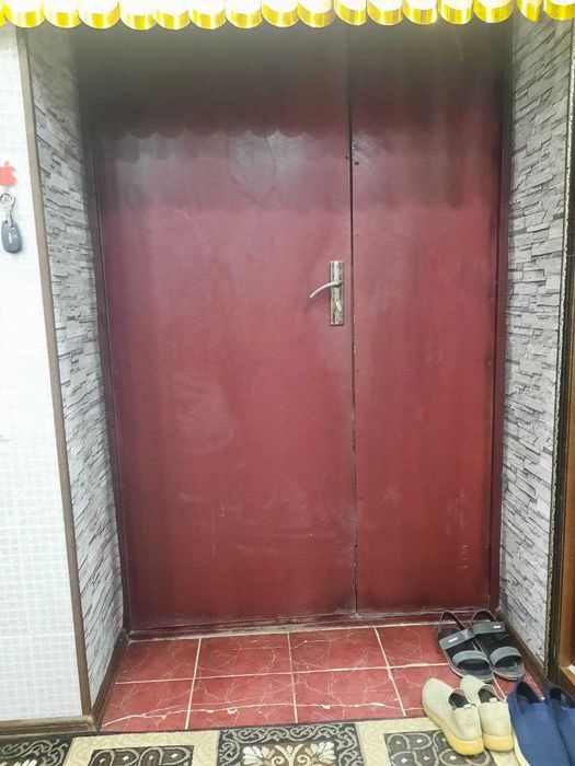 Темир эшик сотилади. 1,30х2,60 м