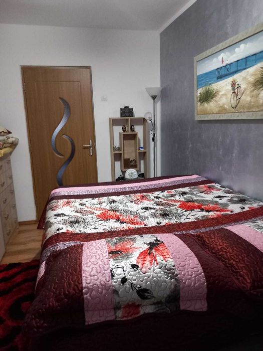 Vând apartament 4 camere