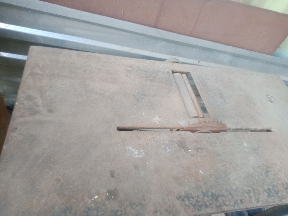 Циркулярная пила с фуганком