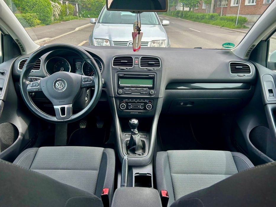 VOLKSWAGEN Golf 2012 — imagine 4