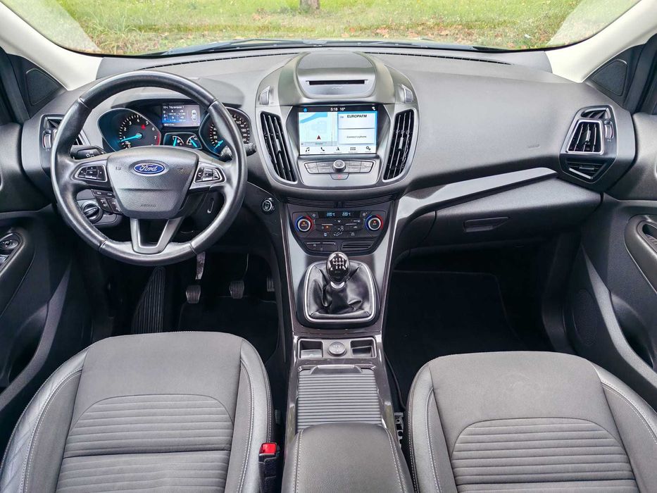 Ford Kuga an 2018 Benzina Panoramic