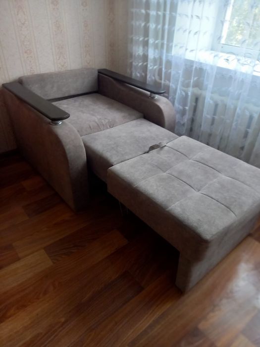 Продам кресло состаяние нового