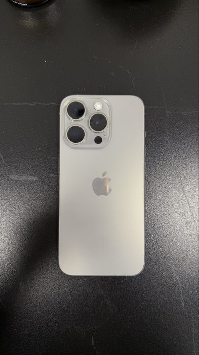 Iphone 15 Pro серебристый