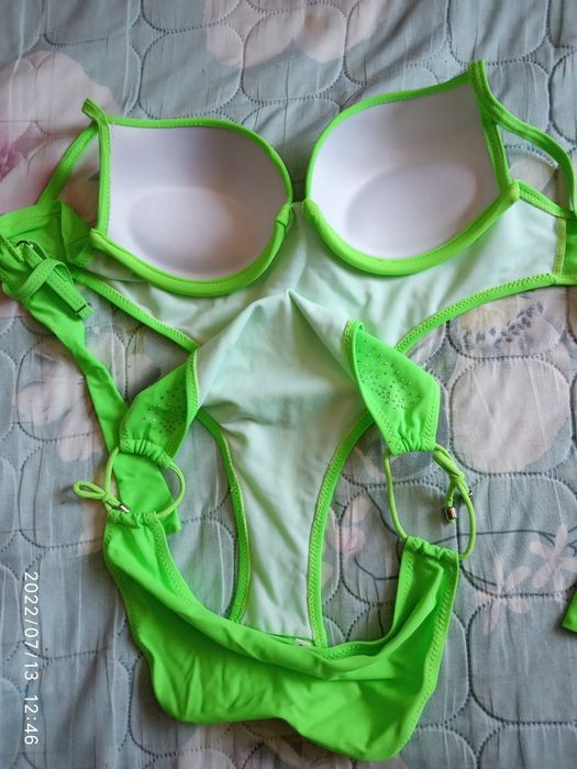 Продаётся купальник 38 размера.