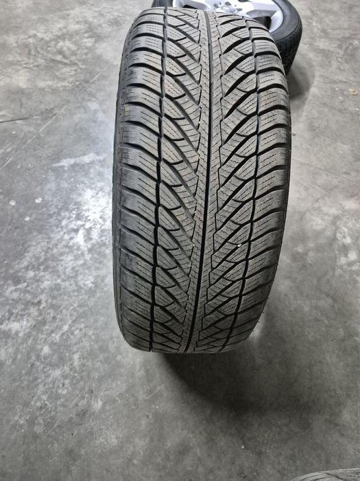 Vand 4 anvelope de iarna 255 50 19