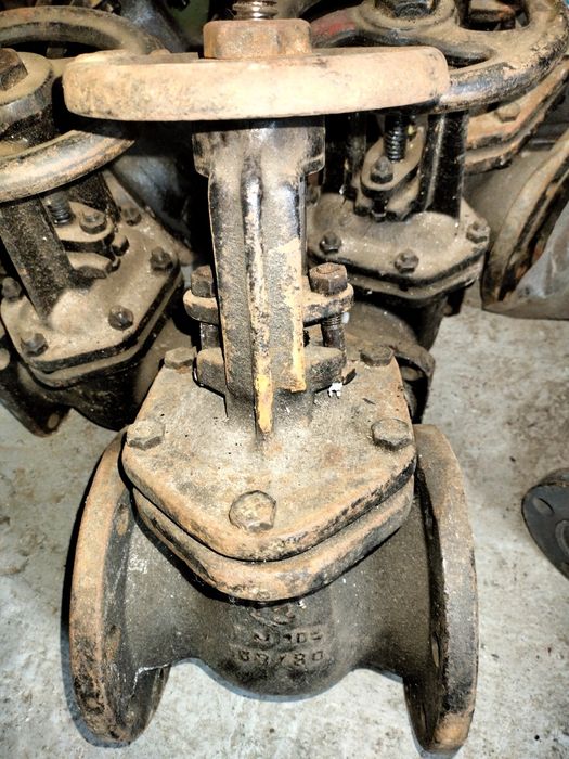 Чугунные, нержавеющие, стальные задвижки