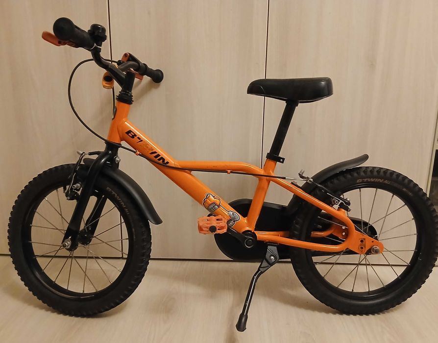 Bicicleta Btwin 16" cu roti ajutatoare