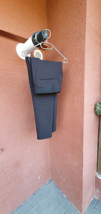 vând costum bărbați