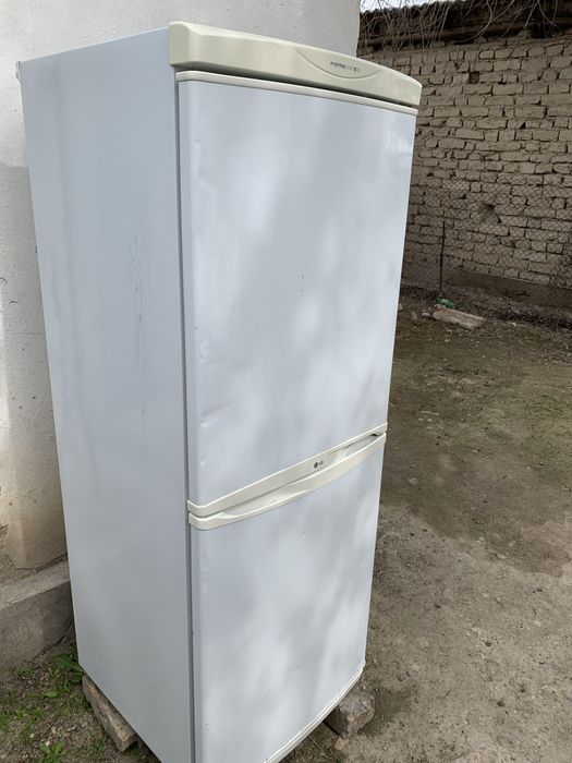 Продам холодильник