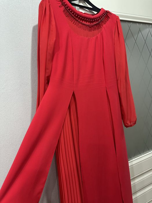 Продам женские платья