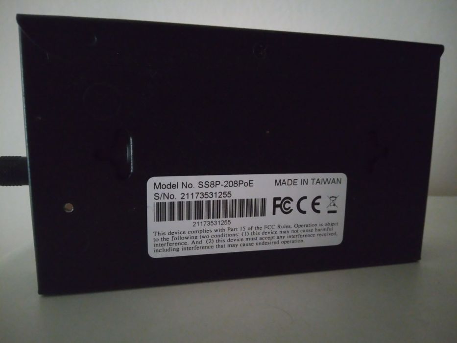 Wi-Fi рутери / суич (Ethernet switch)