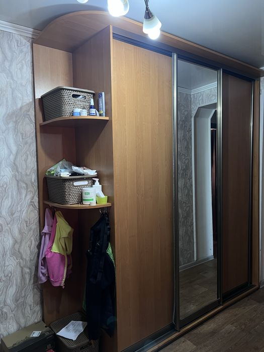 Продам прихожку шкаф купе