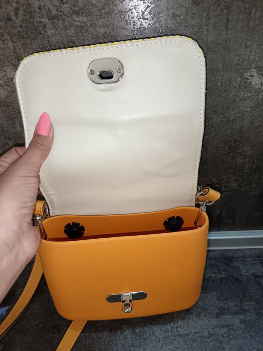 Малка, оригинална чанта O bag