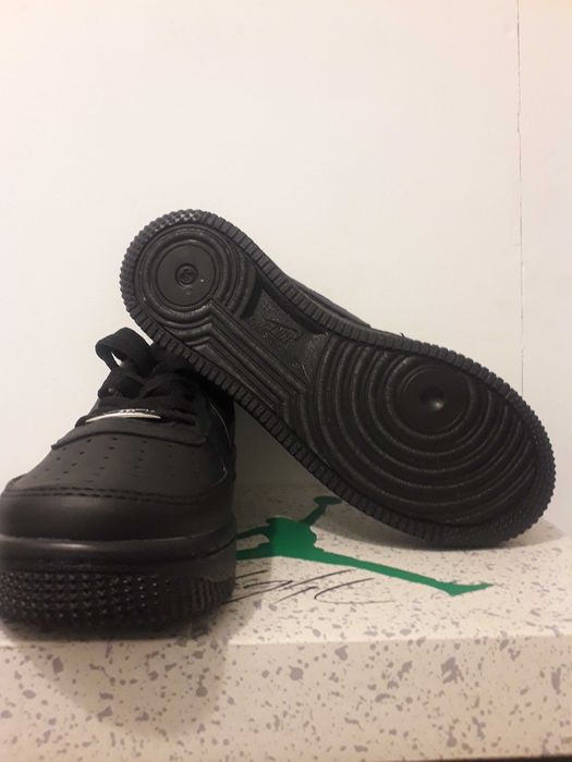 Оригинални кецове Nike Air Force 1 Low (Triple Black)