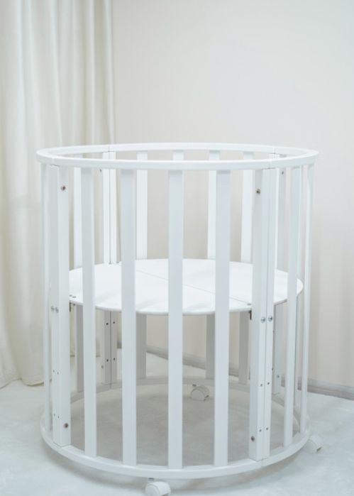 Продам детскую кровать 7в1 белая