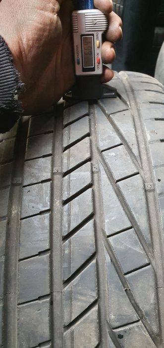 Гуми 2бр 245/40/20 -1бр - 115лв