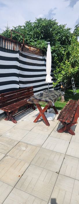 Vând..piscina..aprox4×2m..set masa+6 scaune..umbrela mare..set bănci