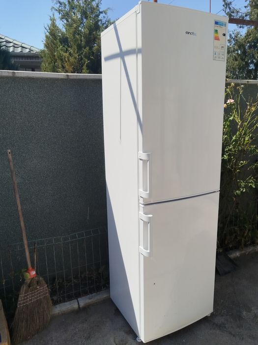 Frigider/Congelator Arctic