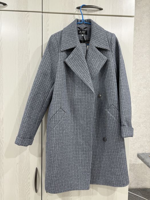 Продам пальто демисезонное, 42 размер Россия