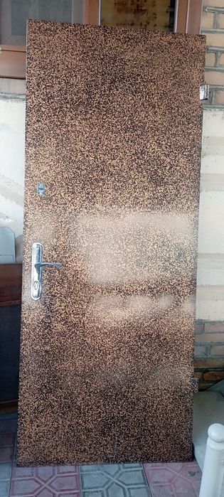 Срочно продаётся дверь железную
