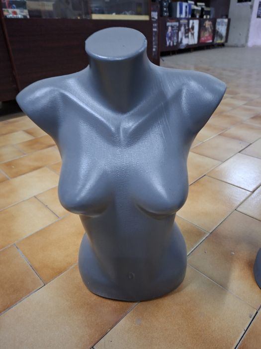 Манекен пластмасов