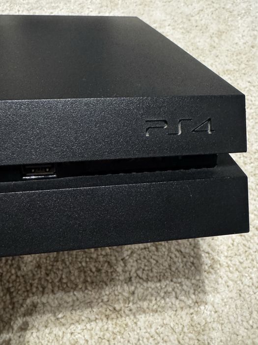 PlayStation 4 (500GB/1TB