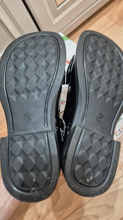 Продам туфли новые