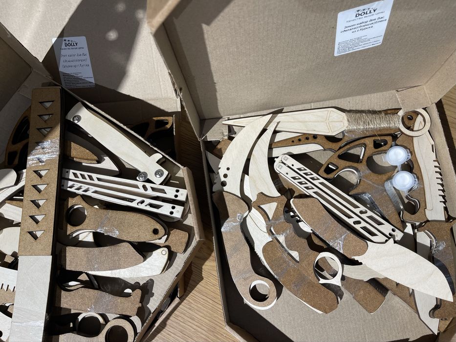 Набор игрушечных ножей из дерева