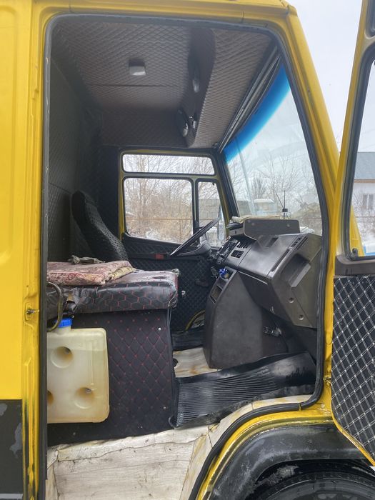 Продам мерседес609 Д тентованный