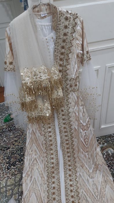 Ansanbil kuylak sotiladi