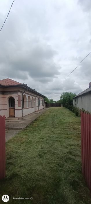 Casă de vânzare!