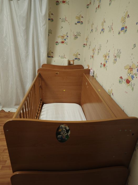 Бебешко  дървено легло