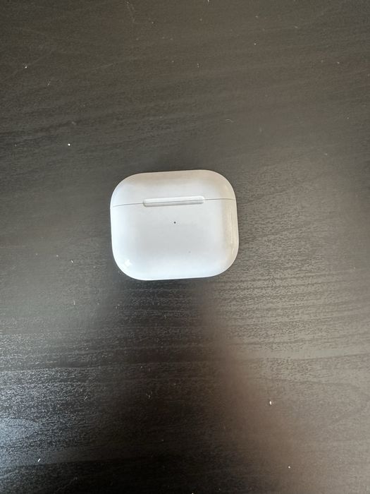 Продам Airpods 3