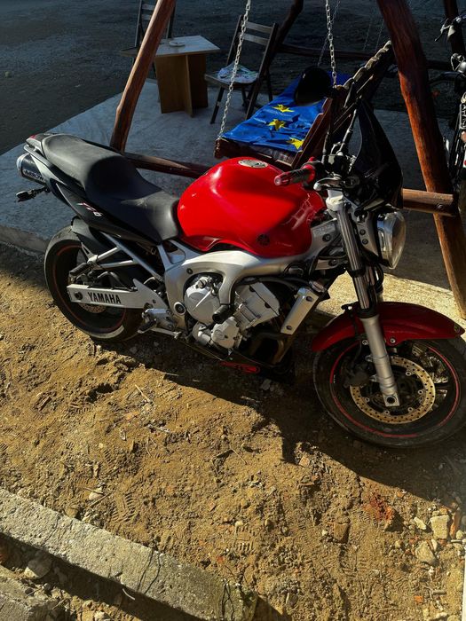 Motocicleta Yamaha FZ6-N