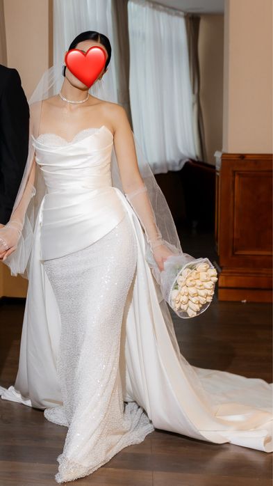 Шикарное свадебное платье (2 в 1)