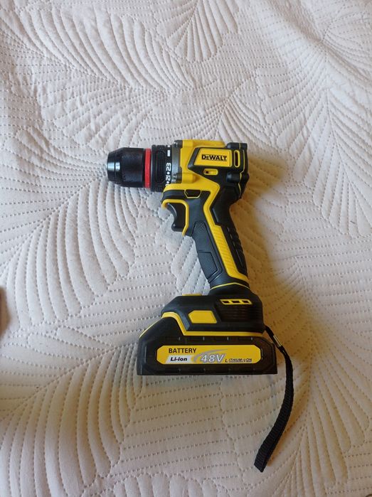 Шуруповёрт DeWalt