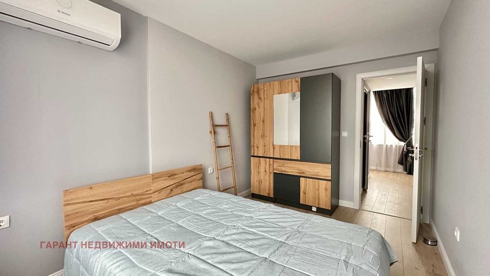 Дава се под наем Тристаен апартамент в Габрово, Център - 101 кв.м за 112200 € - Снимка #2