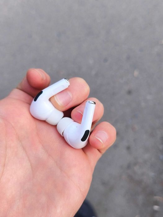 AirPods Pro (2-го поколения) — в отличном состоянии