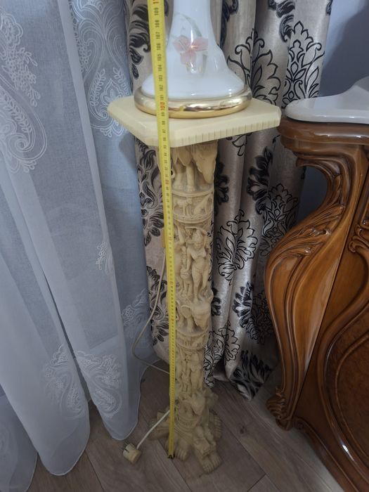 Piedestal asiatic rasina