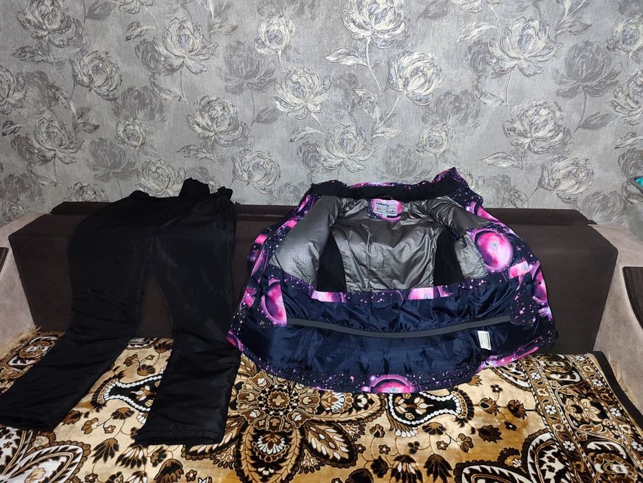 Продам лыжный костюм на девочку