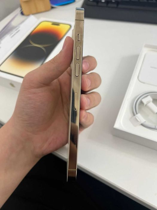 Продам Iphone 14 Pro Max 256 ГБ золотистый